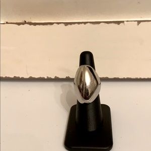 ❤️❤️❤️SOLS..Size 7 silver tone ring